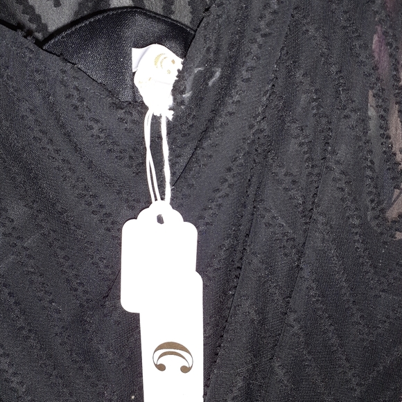 Clothes - Picture 2 of 5